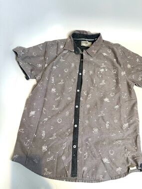Free Planet Gray Short-Sleeve Button-Down Shirt with Black Placket